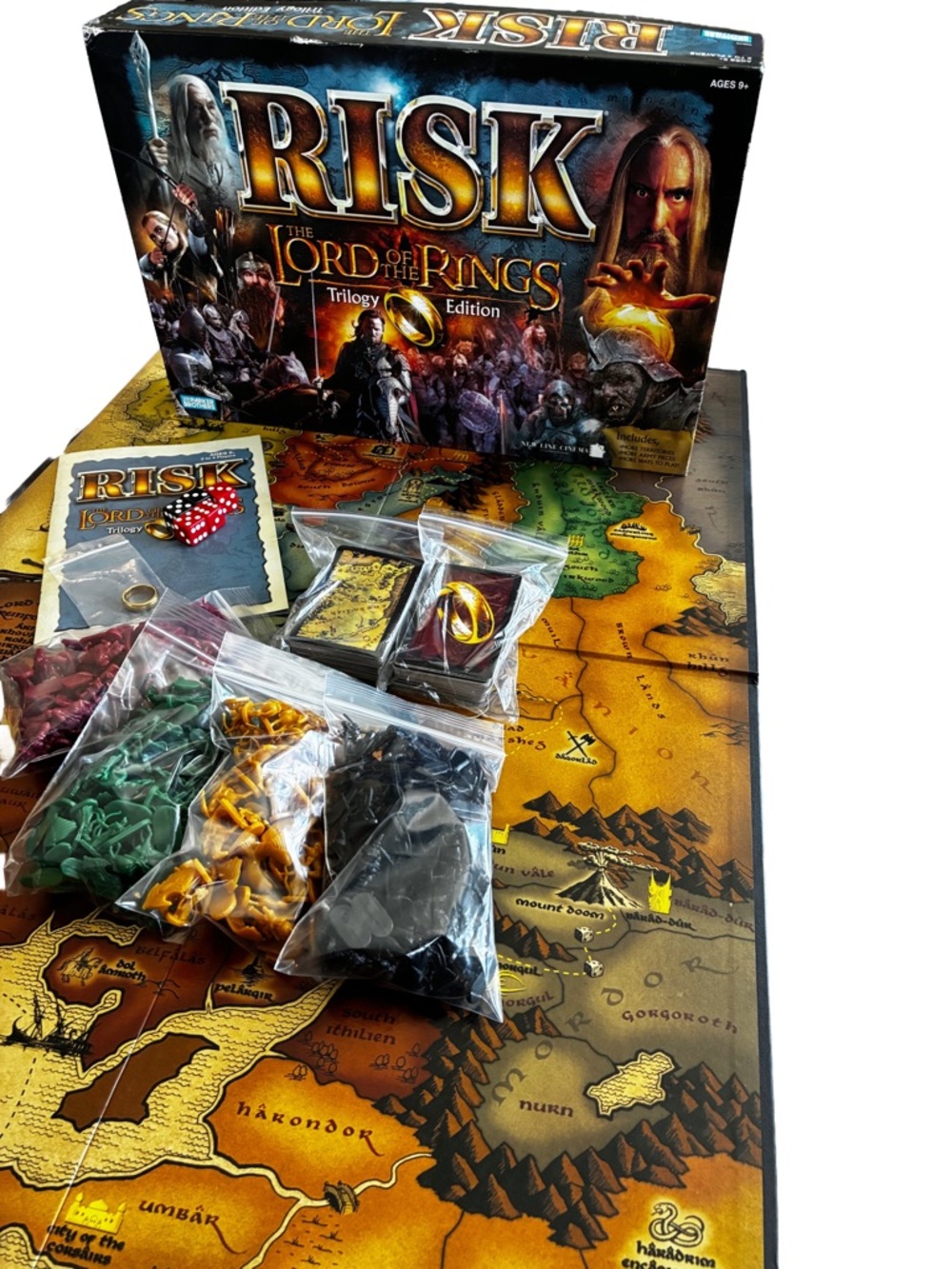 Risk Lord of the Rings Trilogy Edition Complete Board Game - Picture 2 of 6